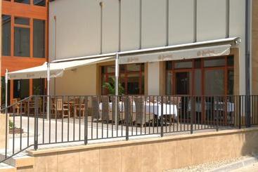 Ea Zámecký Hotel Sychrov