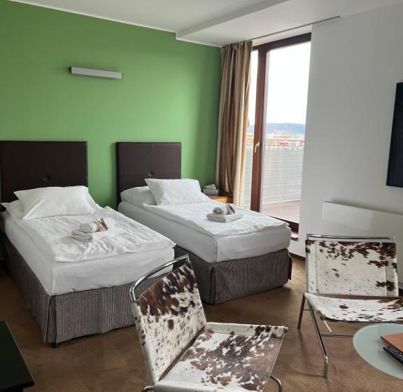 هتل Beroun Golf Club