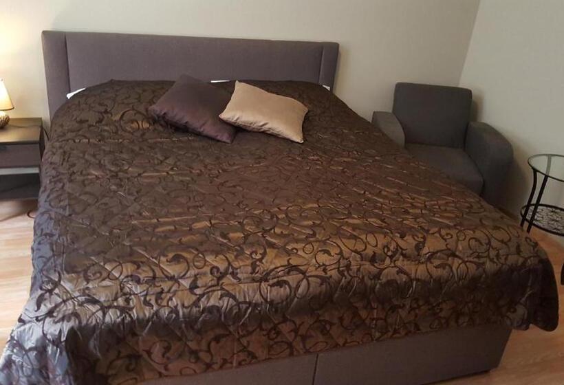 هتل Dům U Pikové Desítky