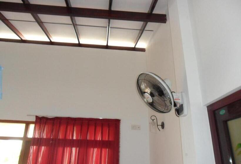 Hotel Pearl Resort Mirissa