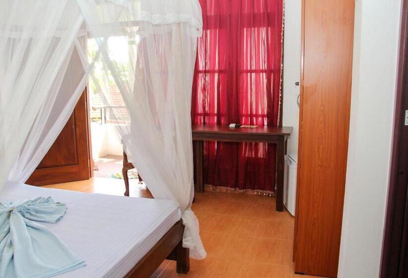 Hotel Pearl Resort Mirissa