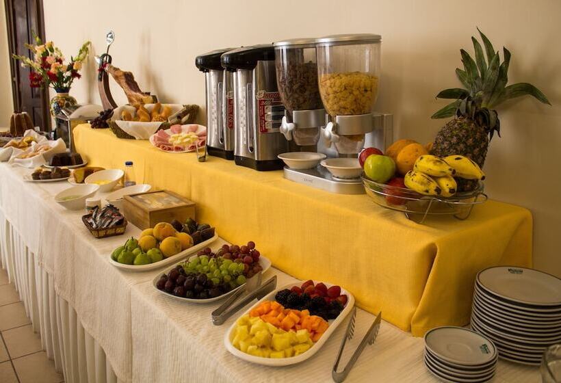 هتل Victoria Plaza