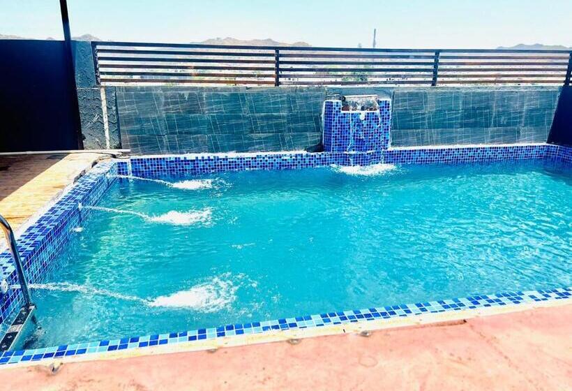 فندق Mangal Residency Rooftop Pool