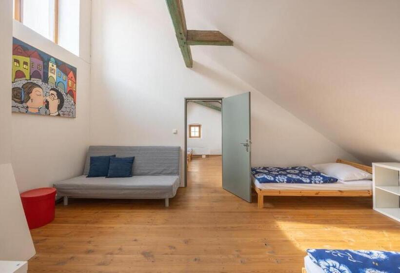 A Hostel Zámecký Pivovar Litomyšl
