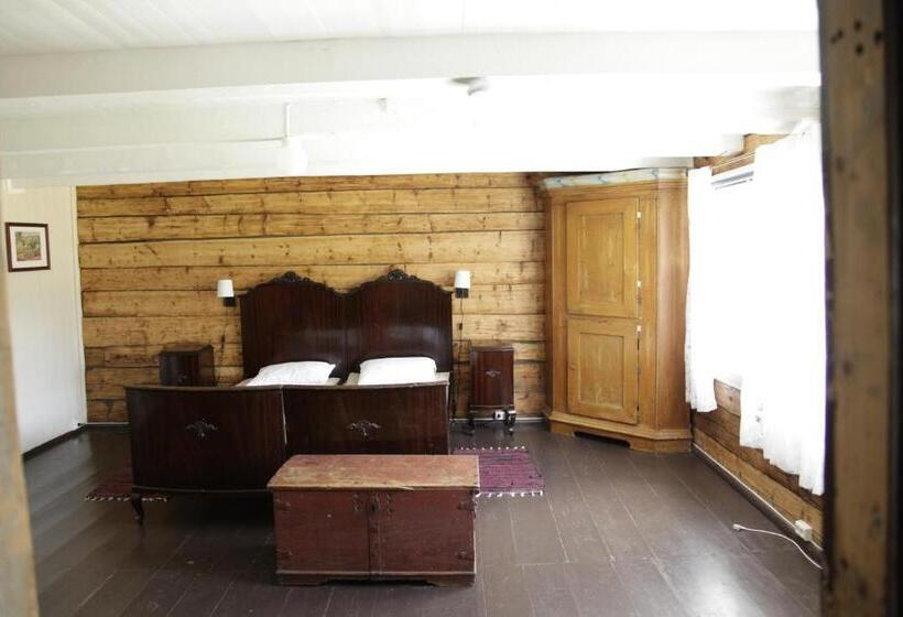 Brekke Gard Hostel