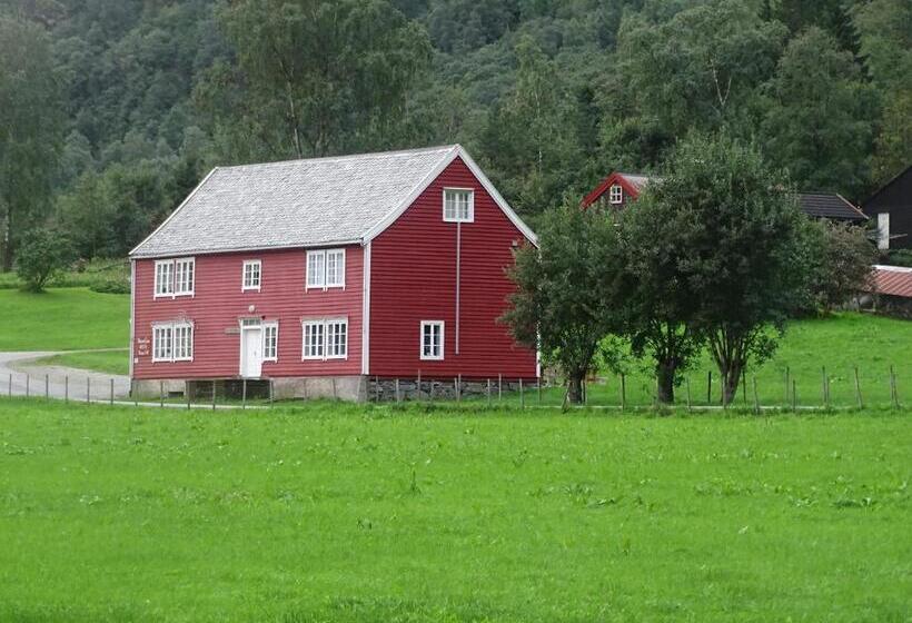 Brekke Gard Hostel
