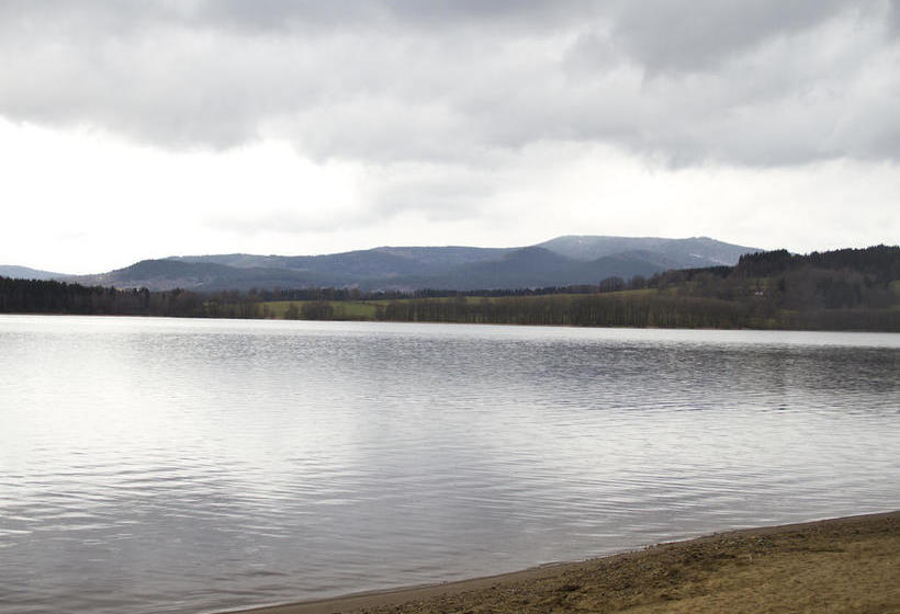 ホテル Na Jezeře