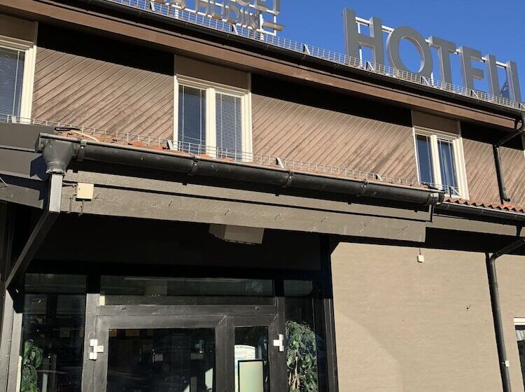 هتل Värdshuset Glada Hudik