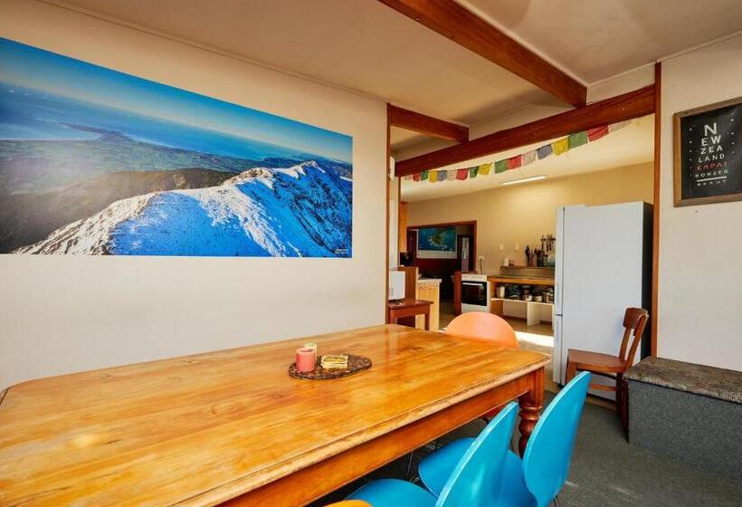 هاستل Dolphin Lodge