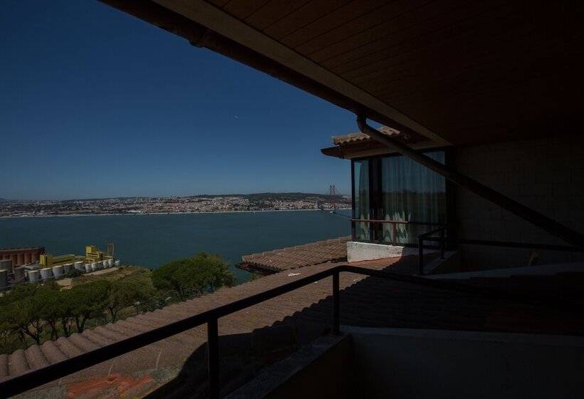 Общежитие Hi Almada  Pousada De Juventude