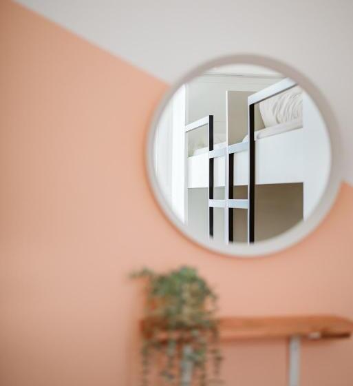 هاستل The Salty Pelican Beach Retreat