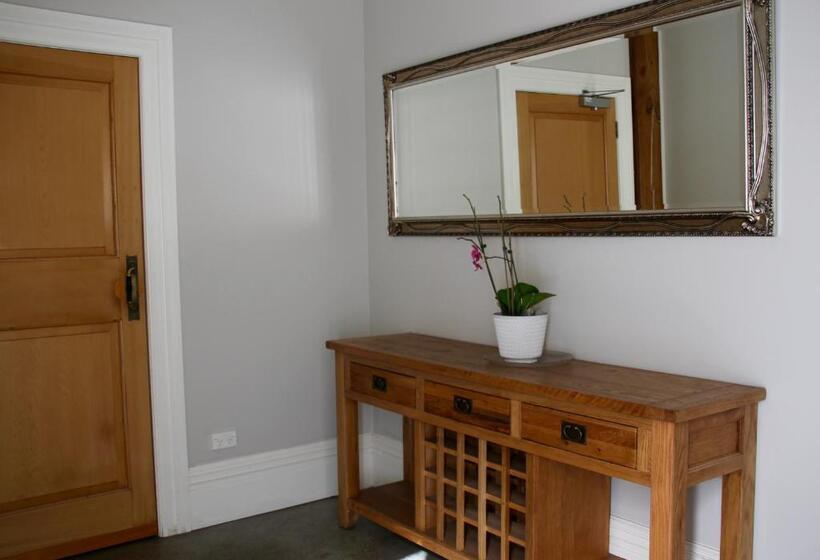 هاستل Verandahs Parkside Lodge