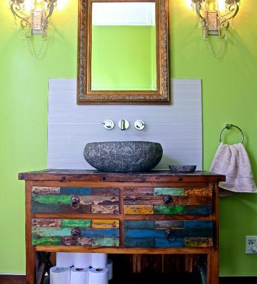 تختخواب و صبحانه Artica Art & Accommodation