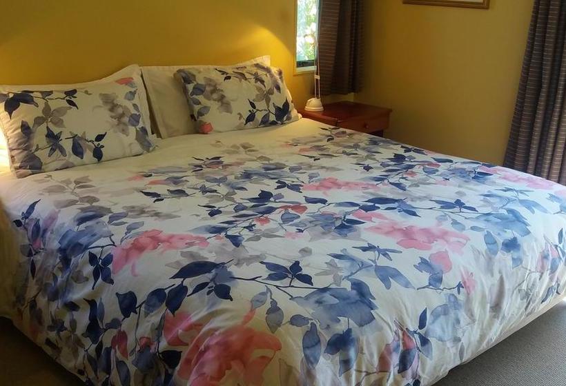 تختخواب و صبحانه Misty River Retreat