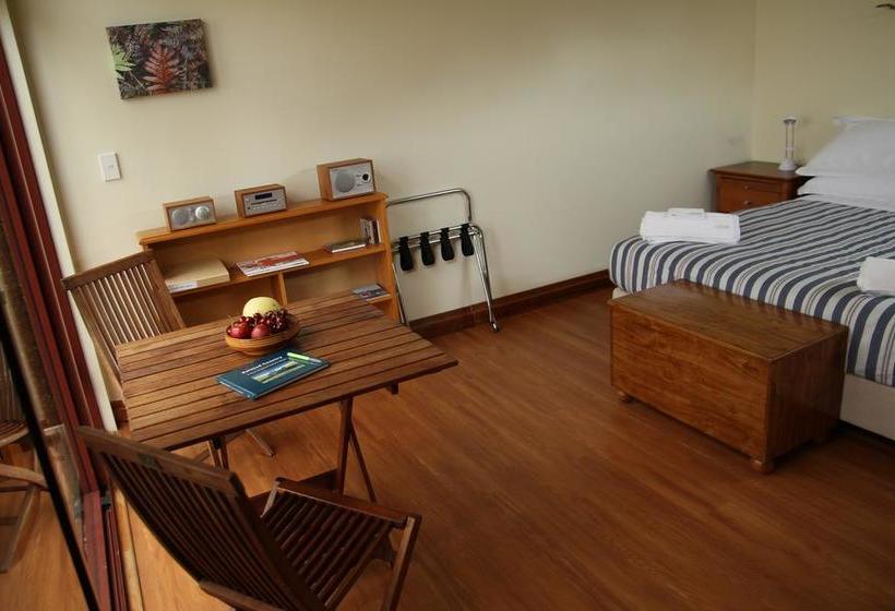 تختخواب و صبحانه Misty River Retreat