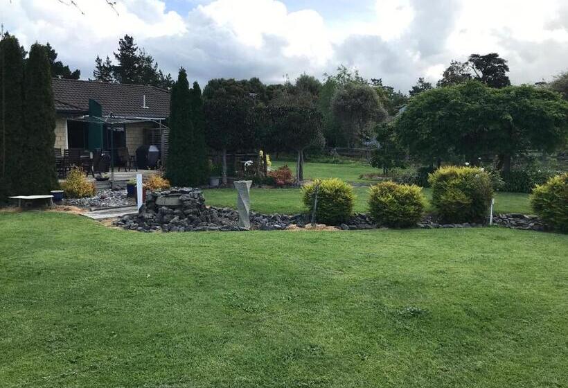 Bed and Breakfast Silverdale Garden Stay