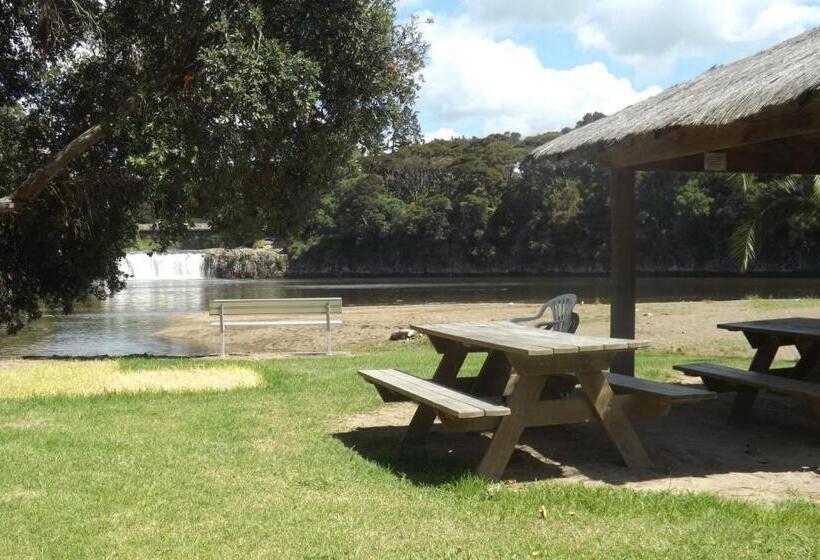 Waterfalls Estate   Motel & Campground