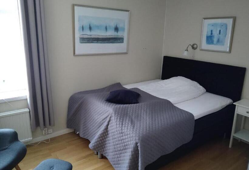 Отель L Strandvillan B&b