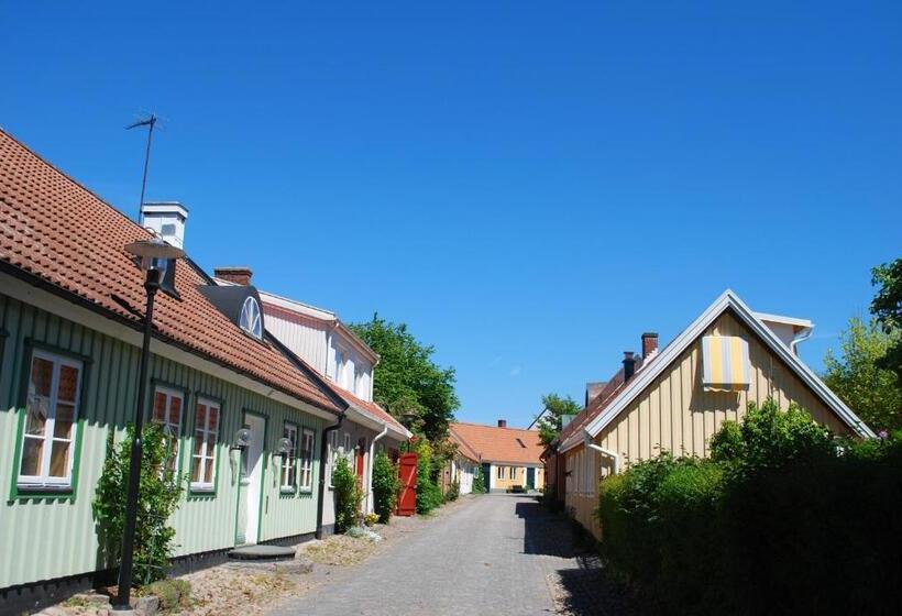 هتل Laholms Vandrarhem