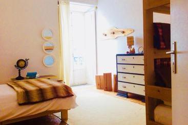 Marina Lounge Hostel