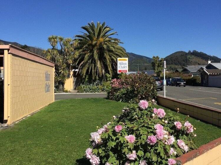 Milton Chalet Motel