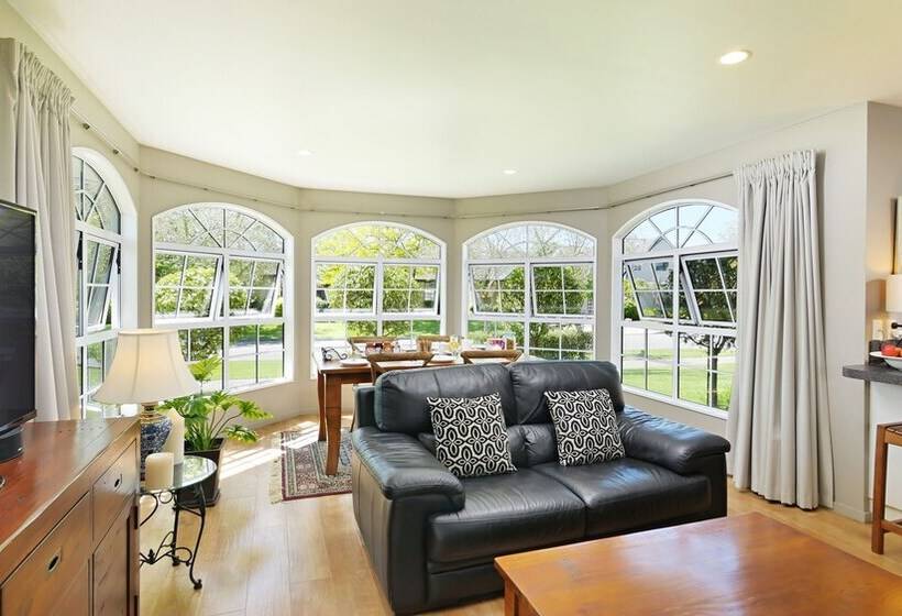 Olive House Bed And Breakfast