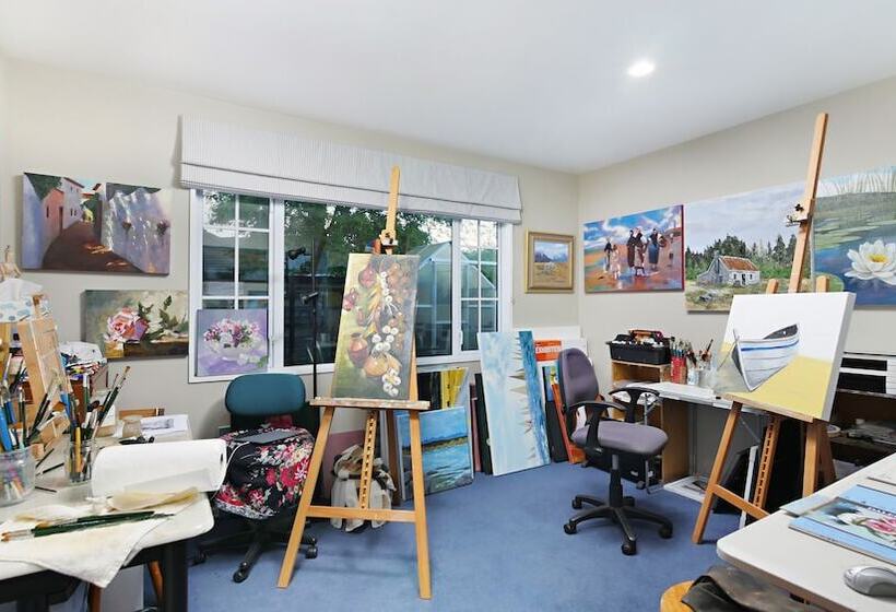 Olive House Bed And Breakfast