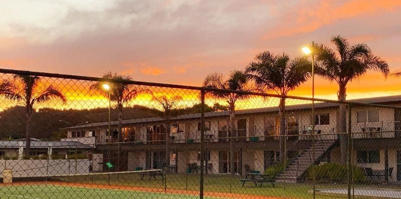 Palm Pacific Resort & Motel