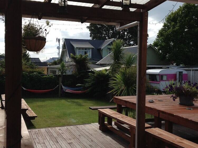 הוסטל Tripinn Motel & Share Accommodation