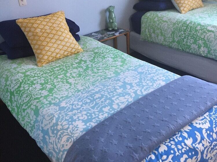 הוסטל Tripinn Motel & Share Accommodation