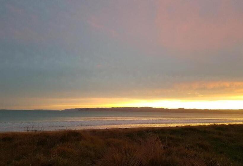 Whispering Sands Beachfront Motel