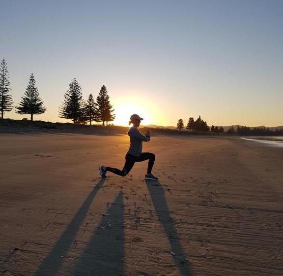 Whispering Sands Beachfront Motel