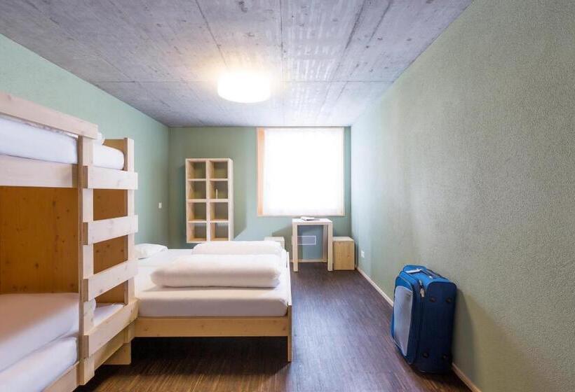 הוסטל Nova Casa Spinatscha Sedrun