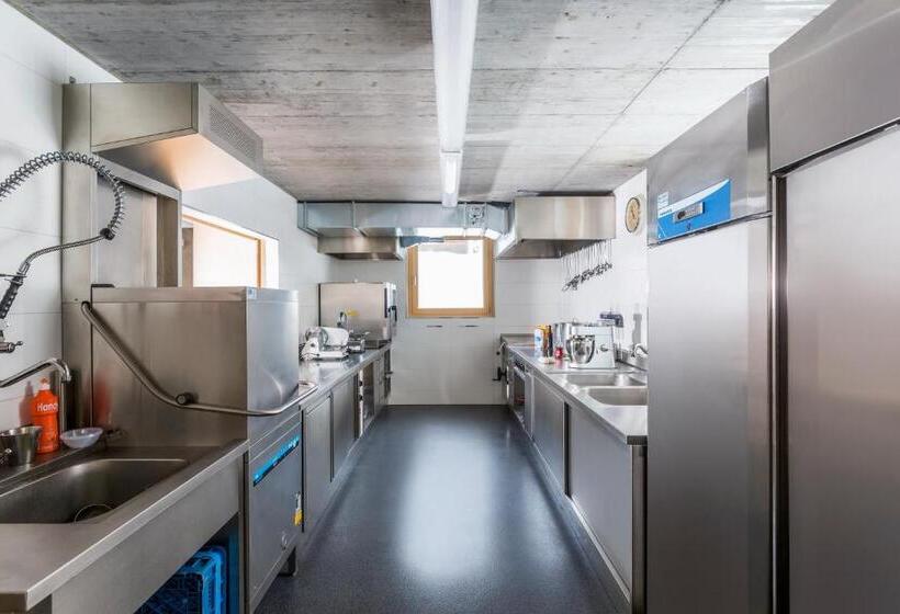 הוסטל Nova Casa Spinatscha Sedrun