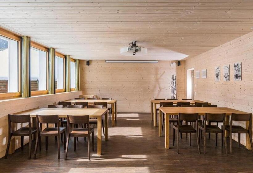 הוסטל Nova Casa Spinatscha Sedrun
