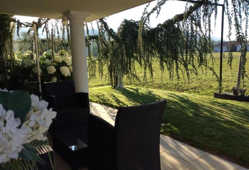 مبيت وإفطار Landcafe Mit Mini