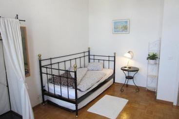 تختخواب و صبحانه Guest House   Maison D Hôtes Relais Des Saars