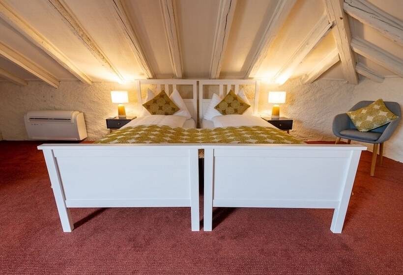 ホテル L Ermitage