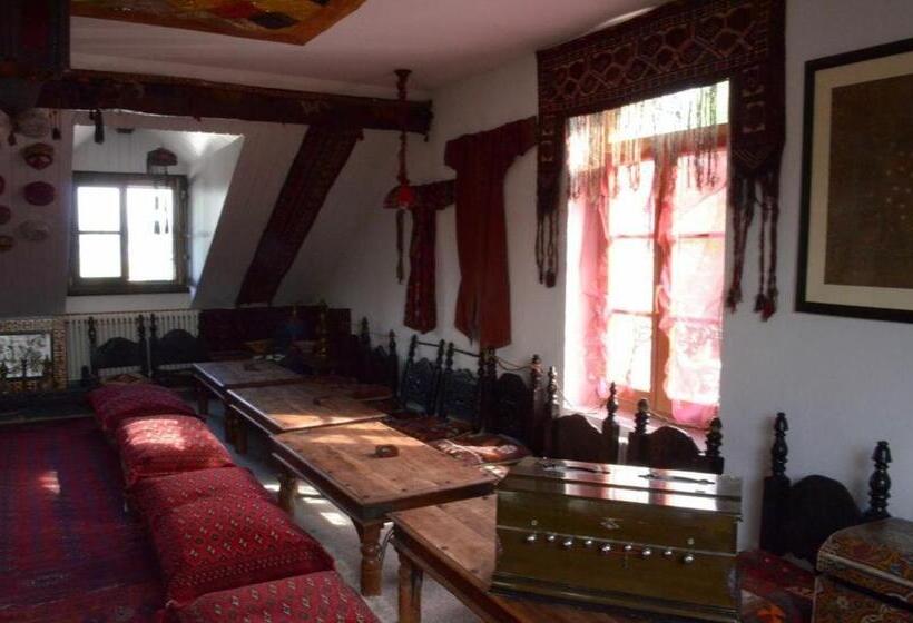 هتل Restaurant Kutchi