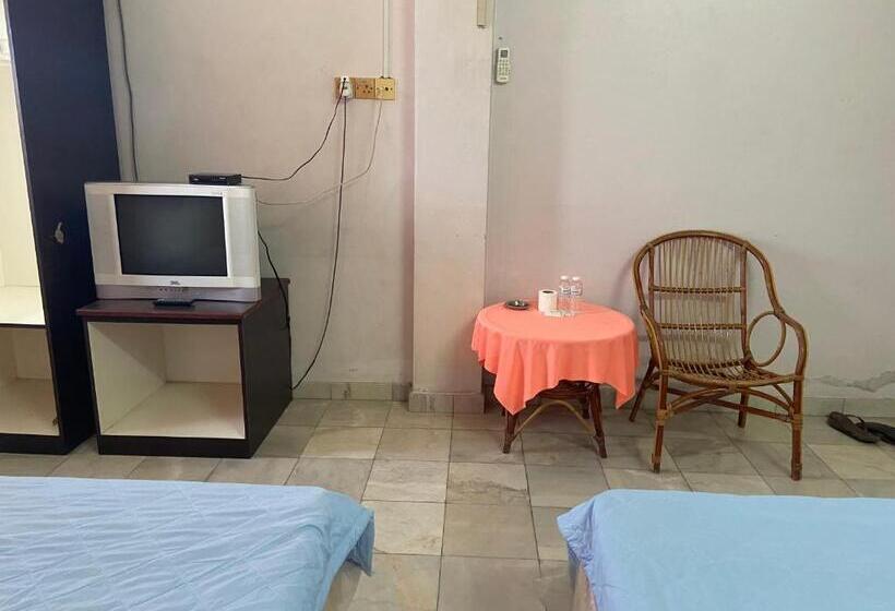 فندق Oyo 90885 Bera Pentagon Inn