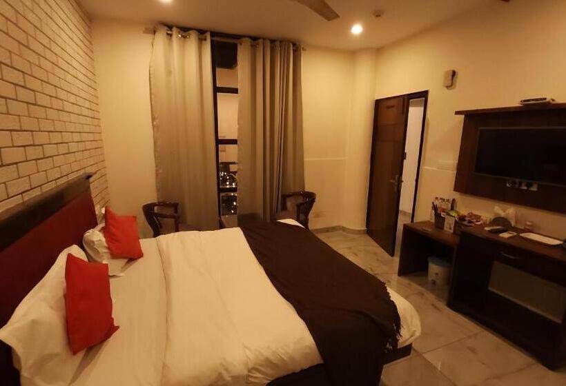 هتل Royalvilla
