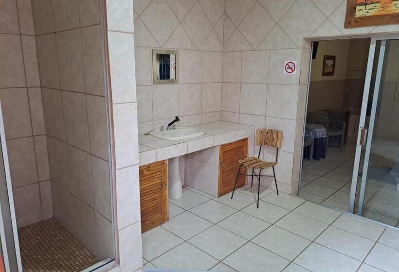 بنسيون Sleep  N Go Guesthouse
