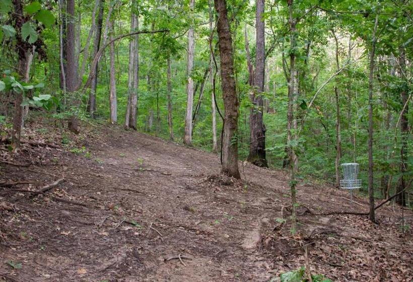 אתר נופש Oak Luxury Treehouse Near Lake Guntersville