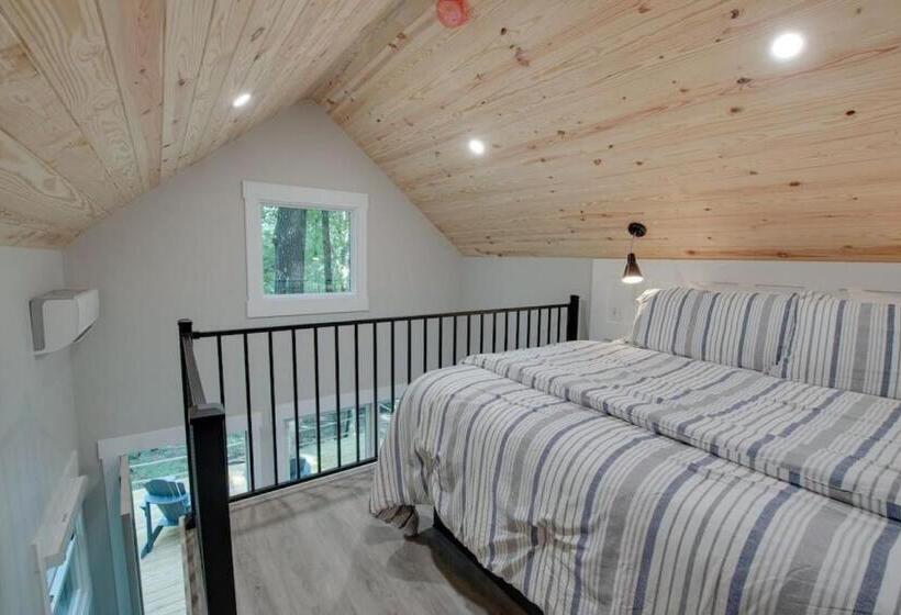 אתר נופש Oak Luxury Treehouse Near Lake Guntersville