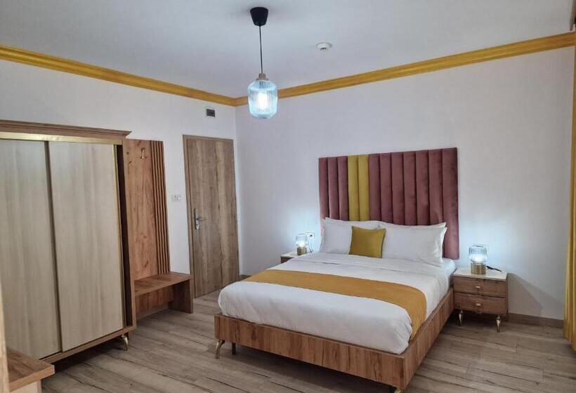 هتل Colt De Rai Deluxe & Spa