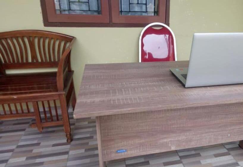 فندق Spot On 93966 Dhiya Guest House Syariah