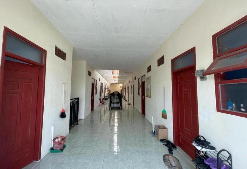 فندق Spot On 93966 Dhiya Guest House Syariah