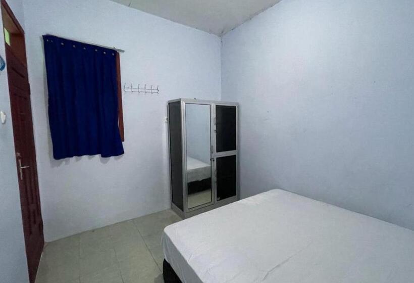 בית מלון כפרי Spot On 93967 Hasna Guest House Syariah