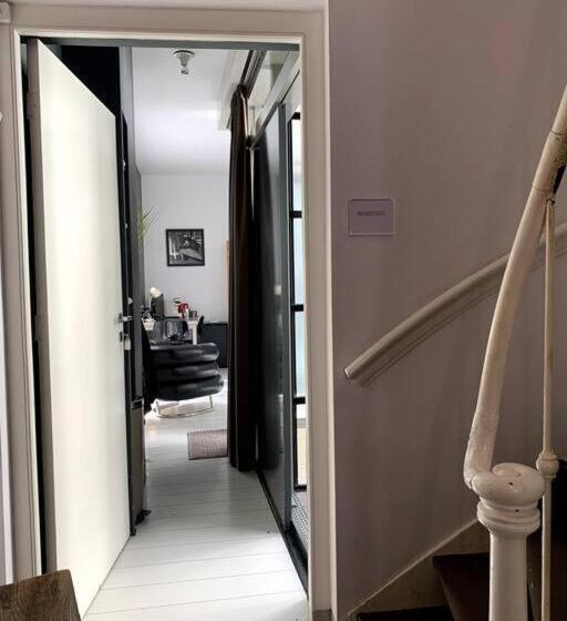 تختخواب و صبحانه Zocher6 Bnb A Monumental Town House In The City Center