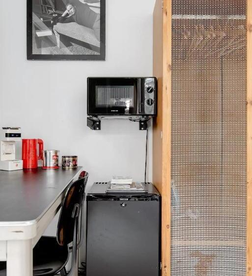 تختخواب و صبحانه Zocher6 Bnb A Monumental Town House In The City Center